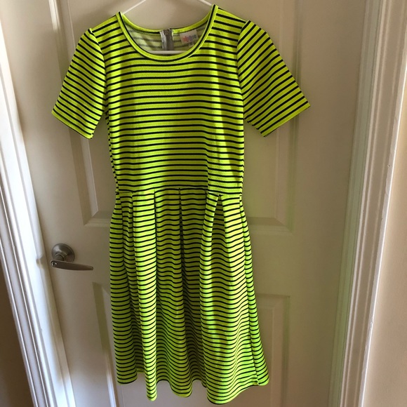LuLaRoe Dresses & Skirts - LuLaRoe Amelia Dress